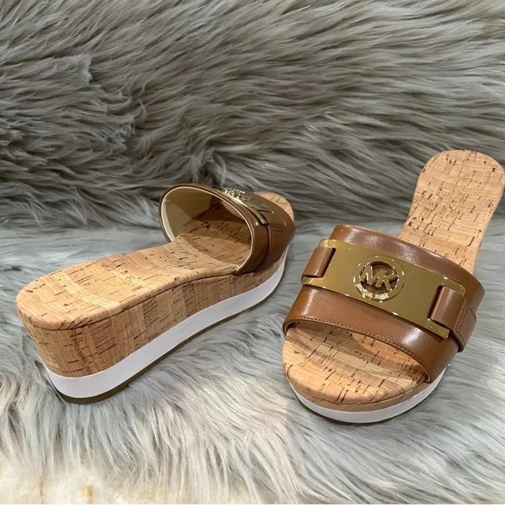 Michael Kors Women’s Warren Platform Sandals. Leather, open toe, MK logo. New